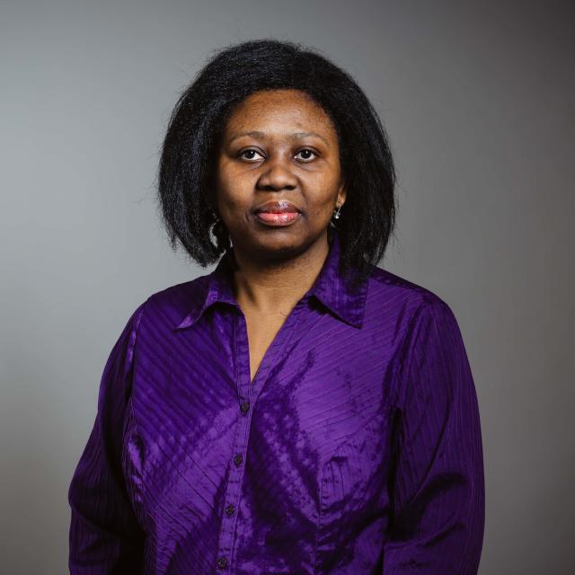 Cynthia Fianu Velgus headshot