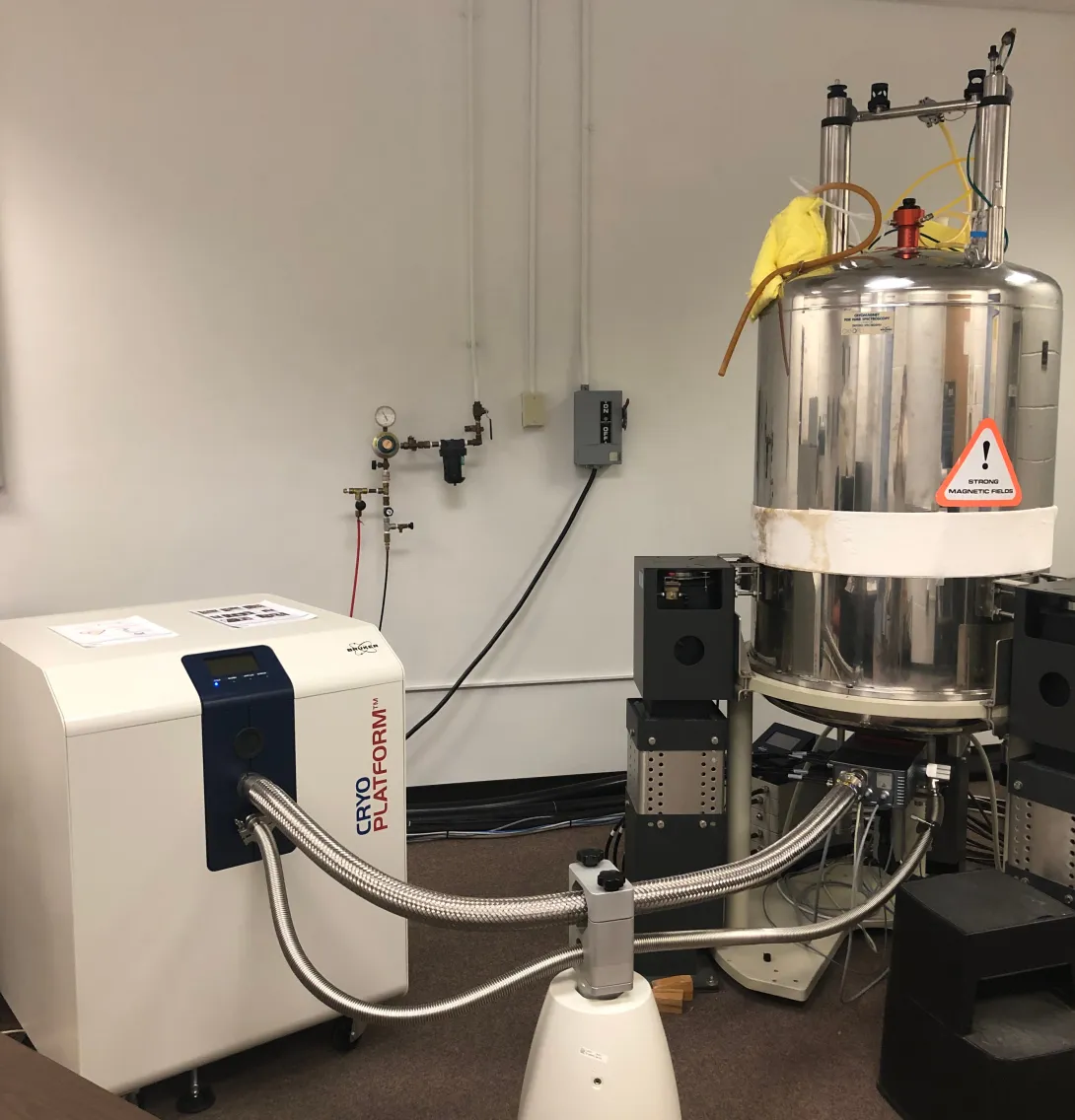 Image of the 500 MHz NMR spectrometer